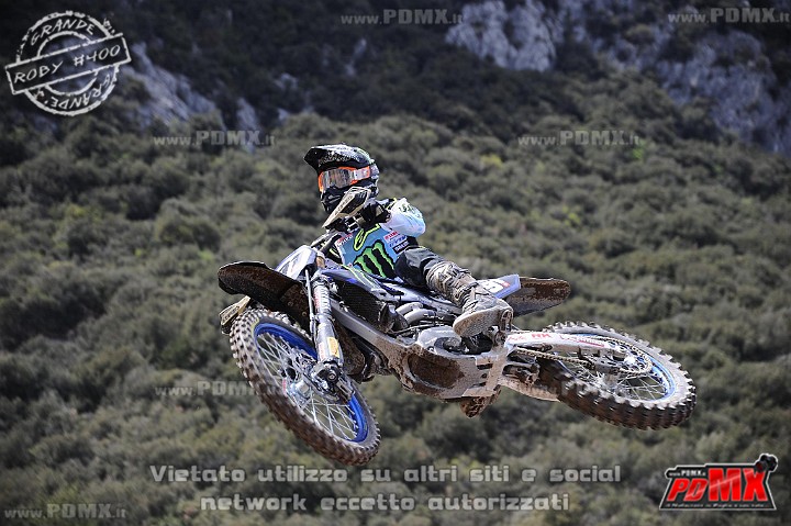 ROB_1934 (Copy).jpg